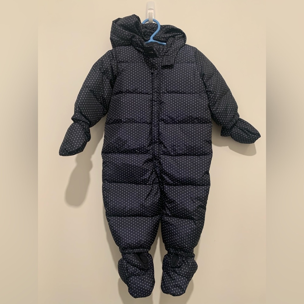 Gap one piece snowsuit size 6-12 months.